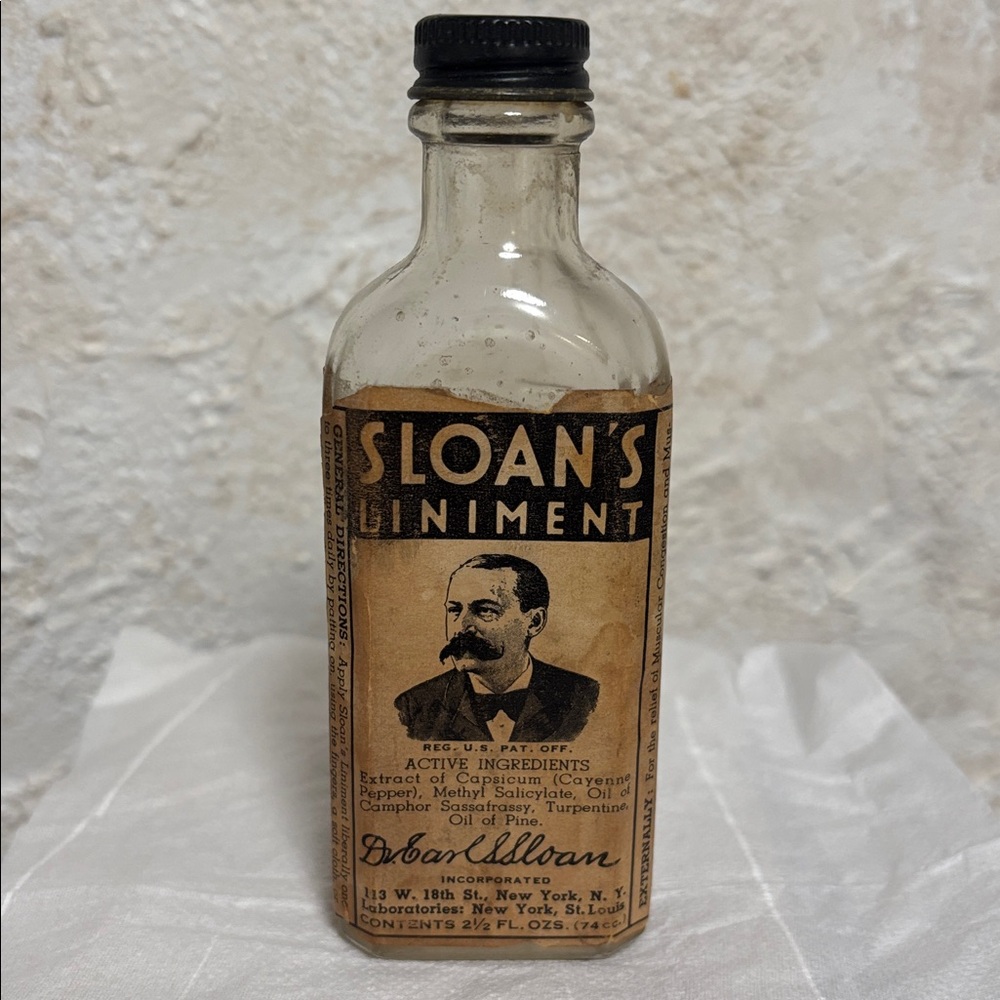 Antique 1930s Glass Bottle Of Sloan’s Liniment 2.5 Fl Oz Paper Apothecary Label